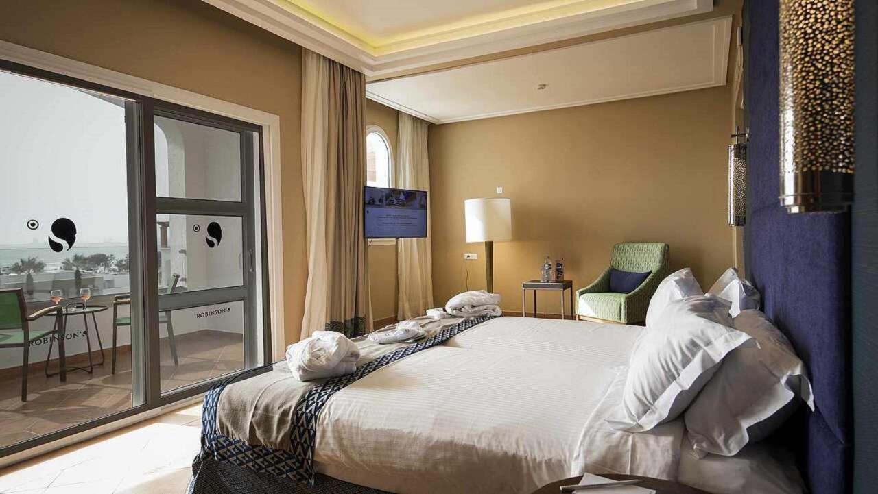 Standard Suite,1419878802:JPEG